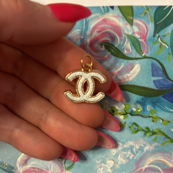 Chanel White & Gold Quilted CC Charm - Picture 6 of 7